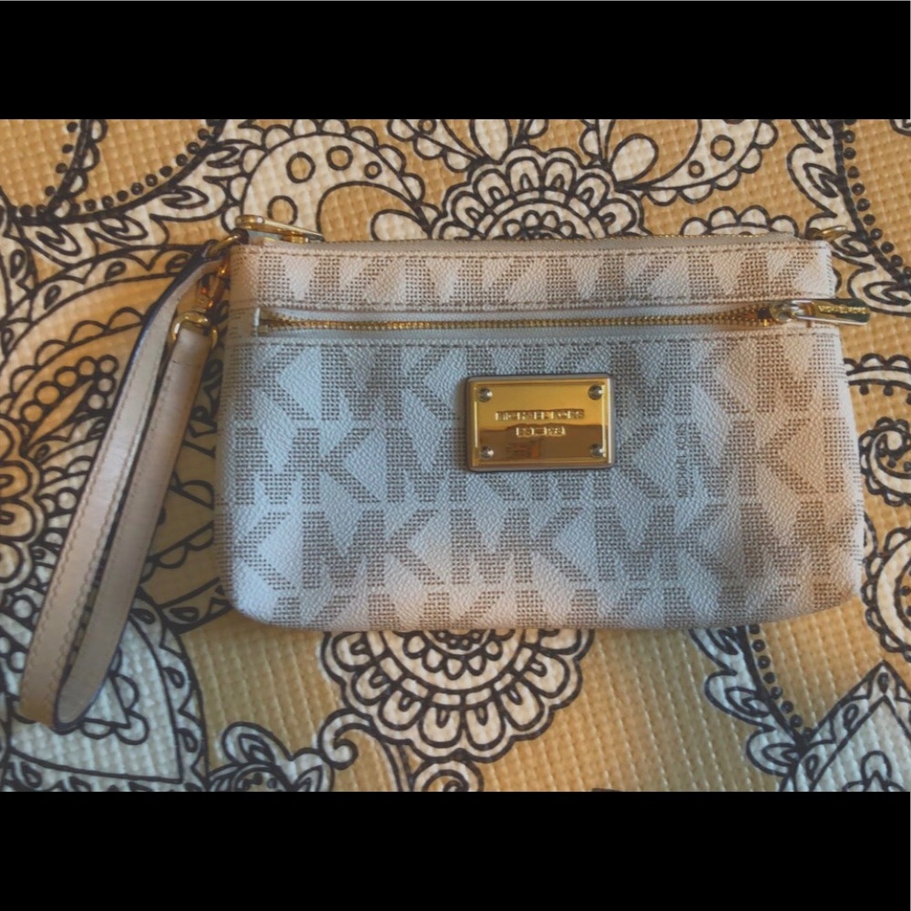 Michael Kors Wristlet